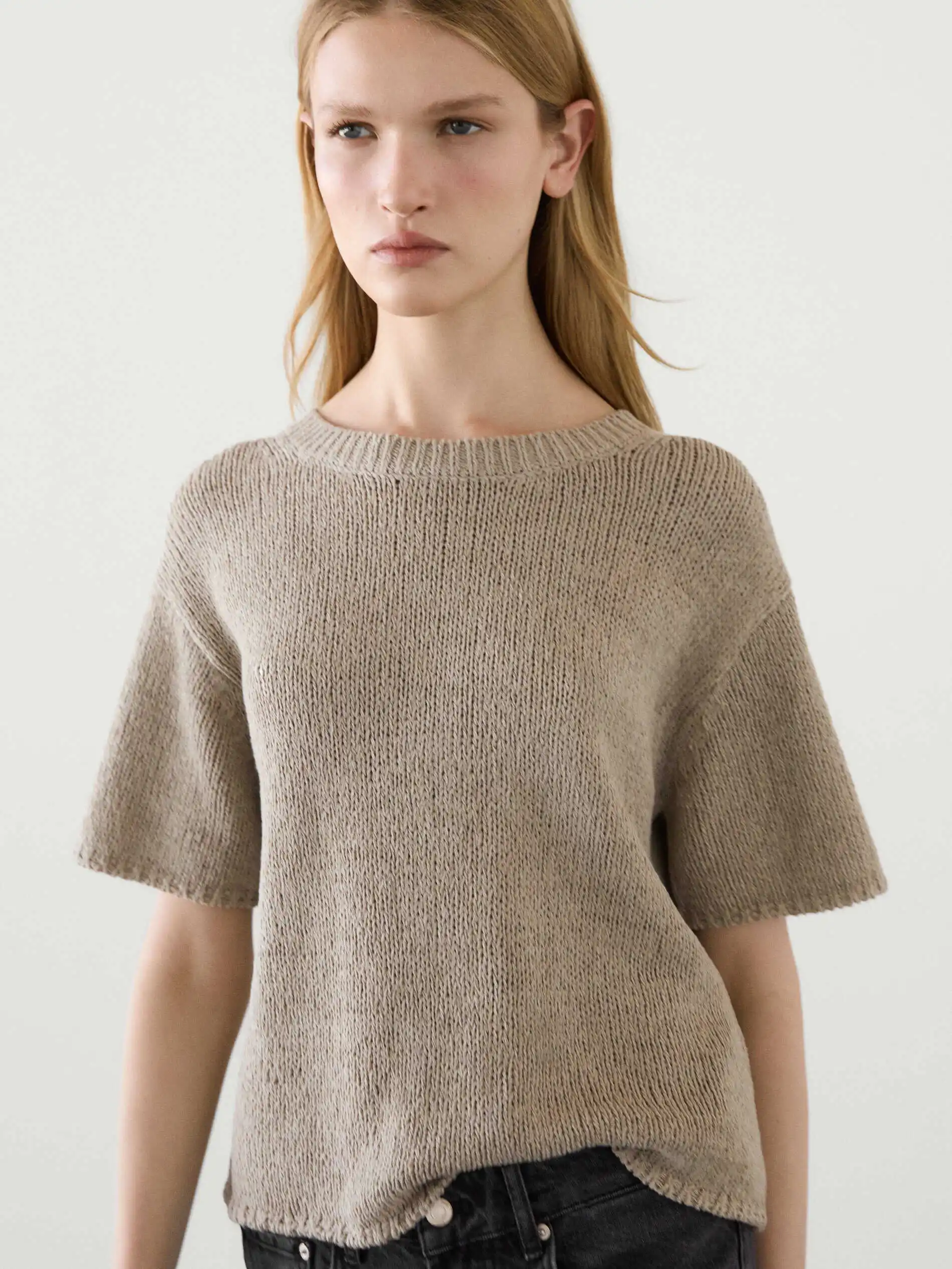 Ethereal MD 2025 massidutti otoño nuevo estilo de mujer casual básico simple marrón cuello redondo suéter de manga corta Camiseta
