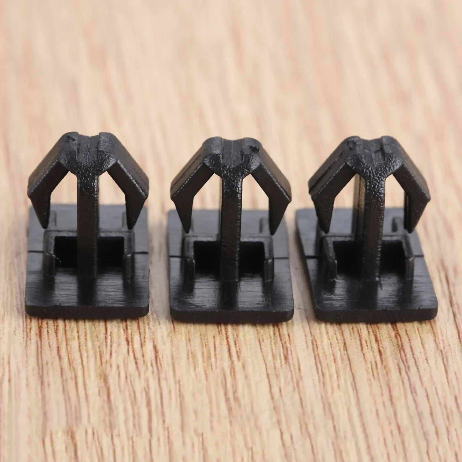 20Pcs Car Mopar Rocker Molding Clips 488001 1BA41AX1AA 20x12mm(L*W) for Chrysler 300 Dodge Charger Magnum 2005-10 Plastic Rivets