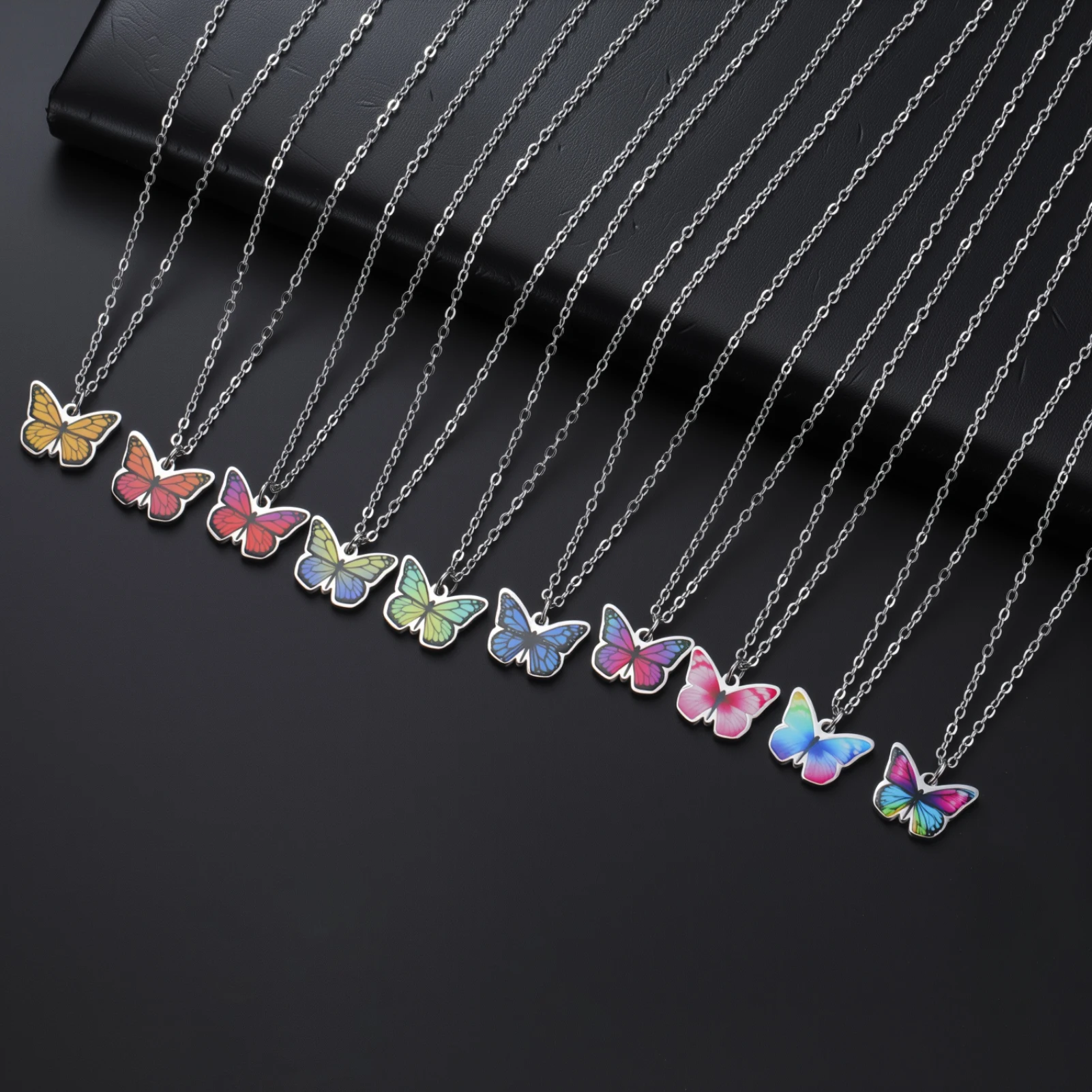 Unift colorido borboleta pingente colar moda aço inoxidável colar banhado a ouro borboleta colar presentes de festa para amigo