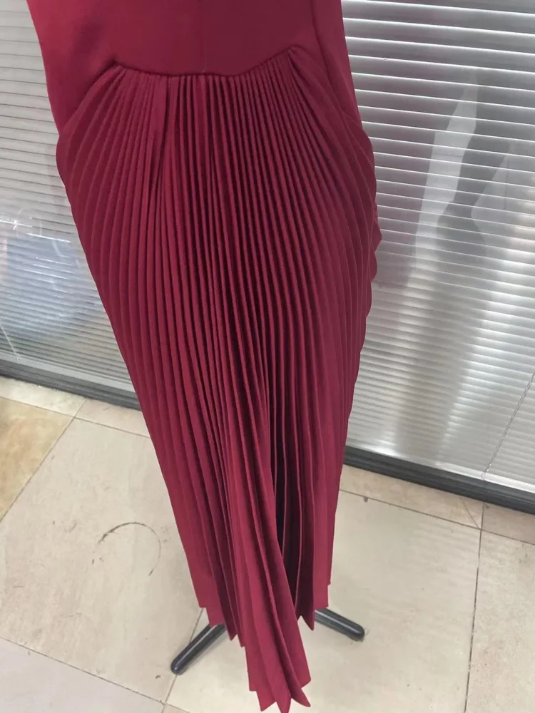 LISM Mode vrouwen Avondjurk Geplooide Onregelmatige Effen Kleur Mouwloos Satijn Elegante Feestjurken 2024 Herfst Nieuwe