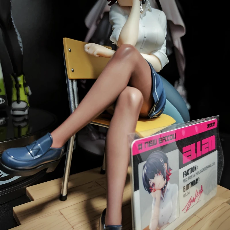 100% بضائع الألعاب الأصلية Aileen Qiao من الاثنين إلى الجمعة 1/8 مقياس الشكل حافظة الكمبيوتر نموذج عرض هدية عيد الميلاد وأعياد الميلاد