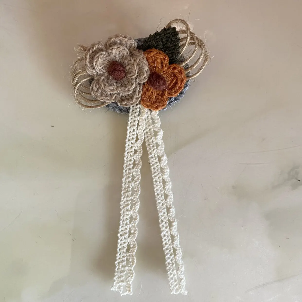Handmade Chinese Style Crochet Flower Brooch Vintage Forest Lucky Auspicious Lace Tassel Pin For Women Coat Scarf Accessory Gift