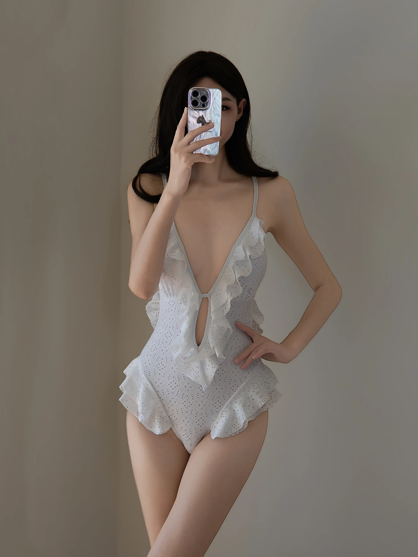 

2026 New Advanced White One-Piece Swimsuit Girls Deep V Pure Desire Holiday Hot Spring Swimwear Drawstring Chest Pad