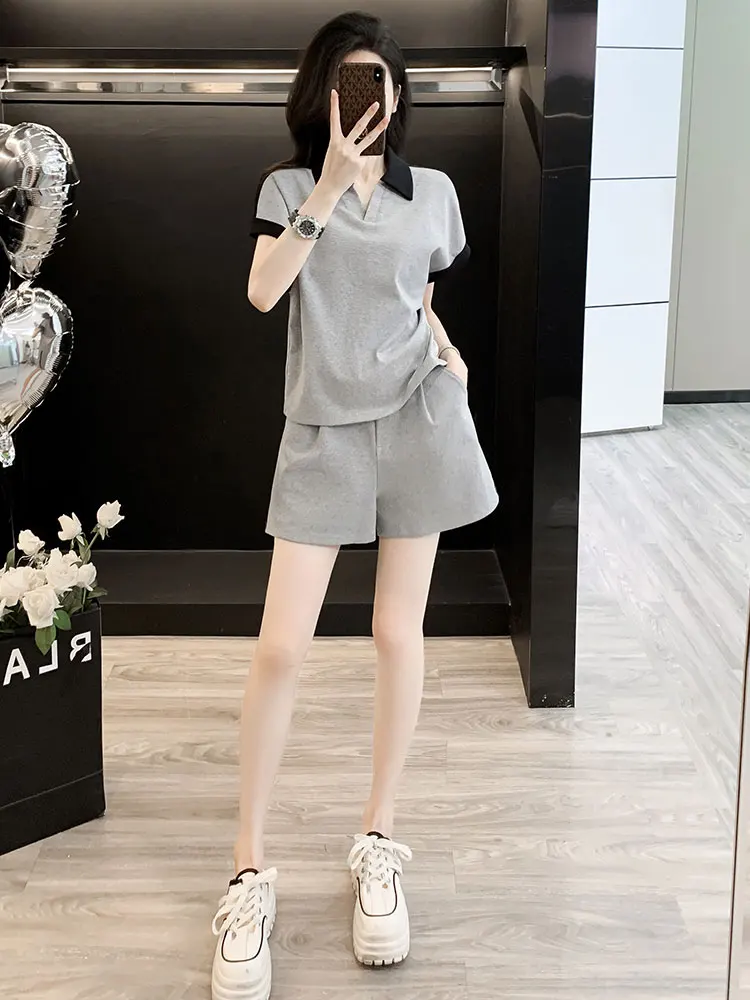 

Summer Casual Sportswear Set for Women Short Sleeve V-Neck Cotton Top And Shorts Two-Piece Fashionable Anti-Aging Trendy Outfit