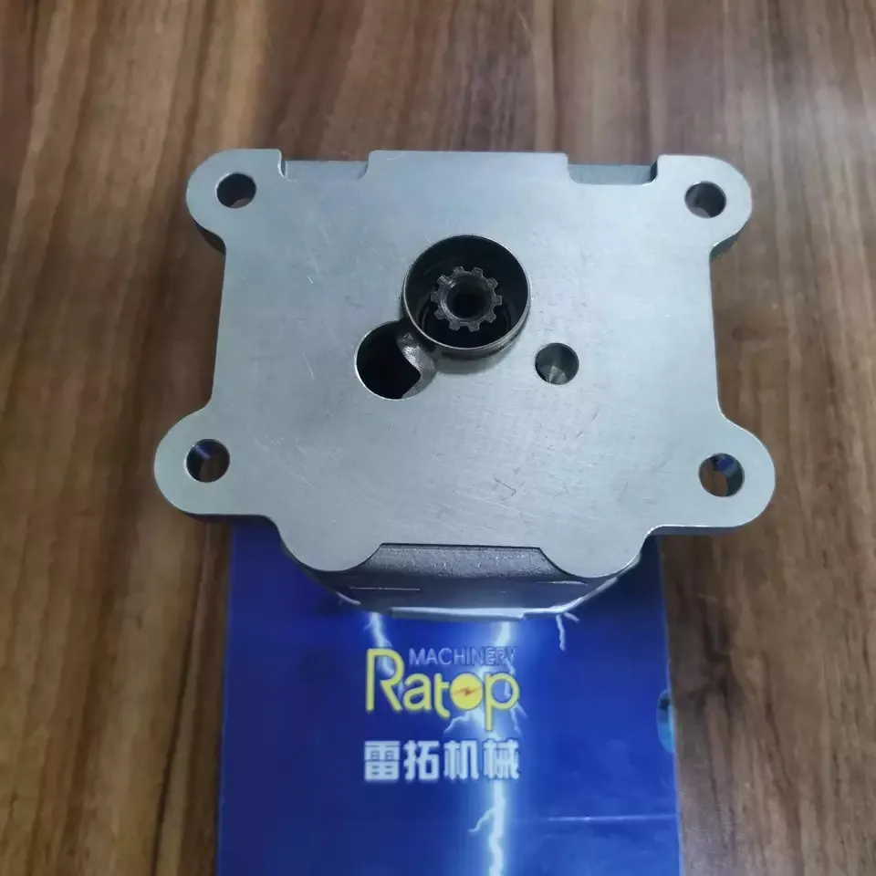 

Aluminum gear pump 705-41-07180 For Excavator PC38UU-3 PC35MR-3 PC35MR-2