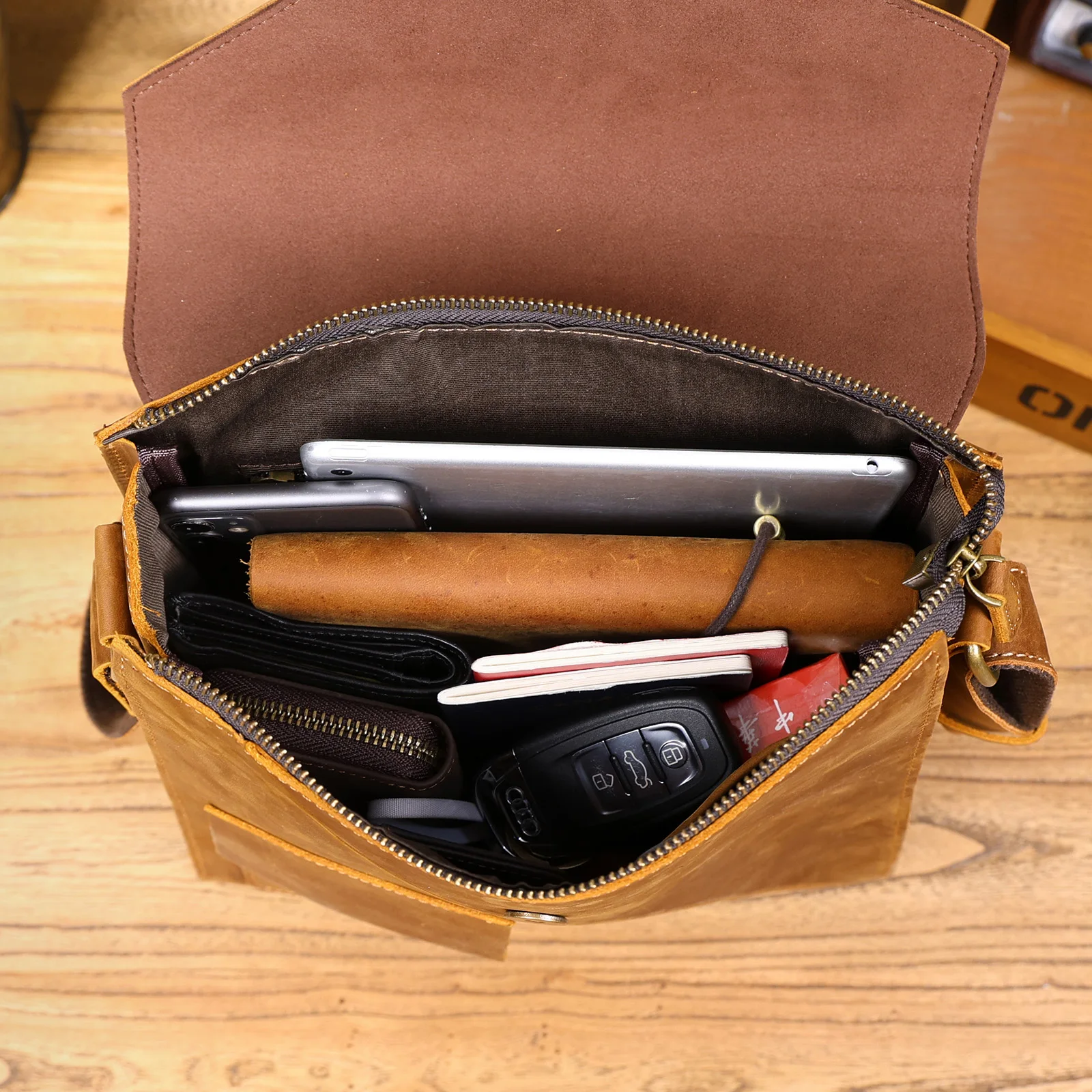 Vintage Casual Herren-Umhängetasche aus hochwertigem Leder, Vertikale Mode-Schultertasche für Männer – Detail 19
