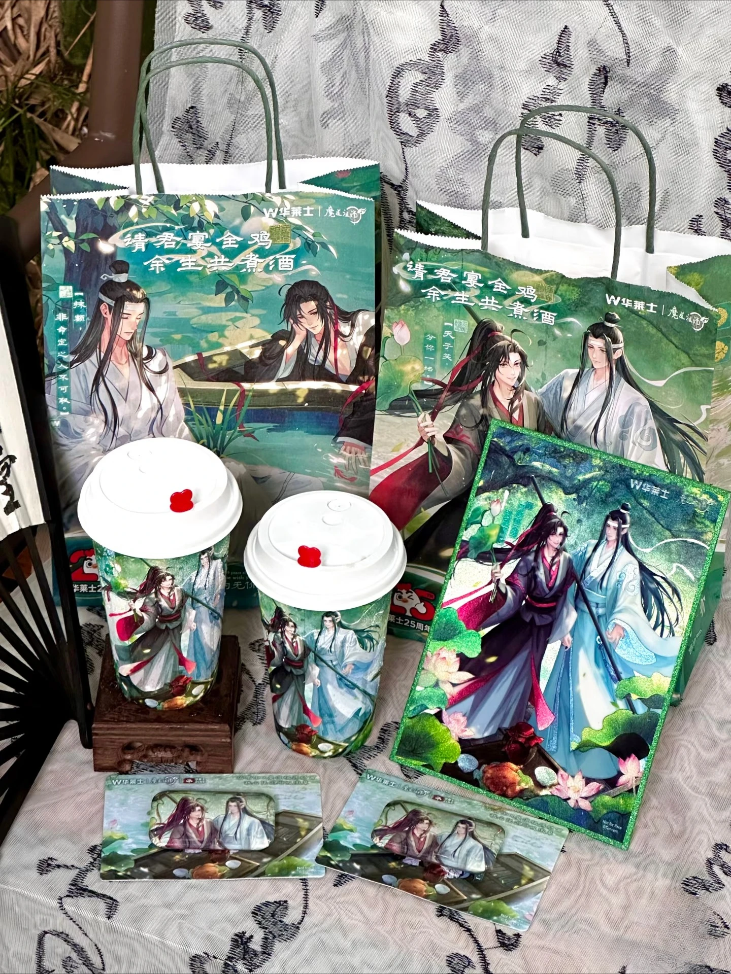 

Official Grandmaster of Demonic Cultivation X Wallace Wei Wuxian Lan Wangji Flowing Sand Plaque Colored Paper Badge Cup in Stock