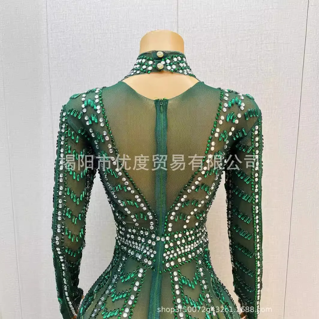 فستان سين الأخضر بأكمام طويلة ومنظور كريستالي لامع بأحجار الراين الأنيقة وحفلات الكوكتيل وأعياد الميلاد والسهرات