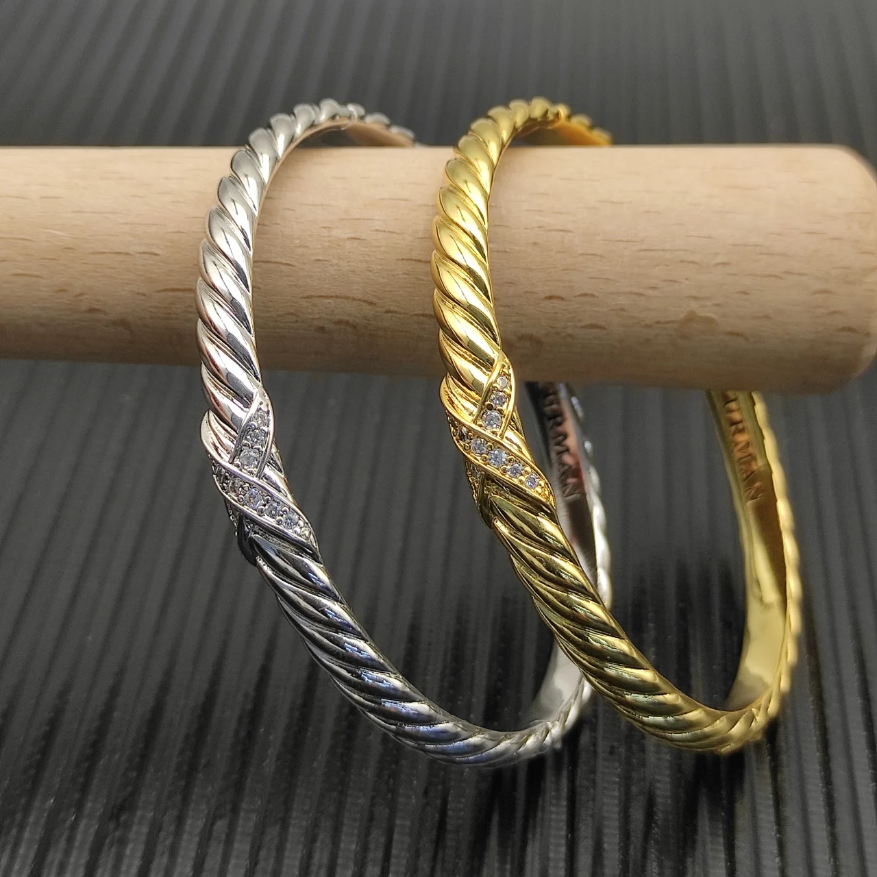 S925 Sterling Silver 6.2mm X Engraved Wave Bracelet Neutral Fashion Personality Classic Trend Retro Luxury Jewelry Party Gift