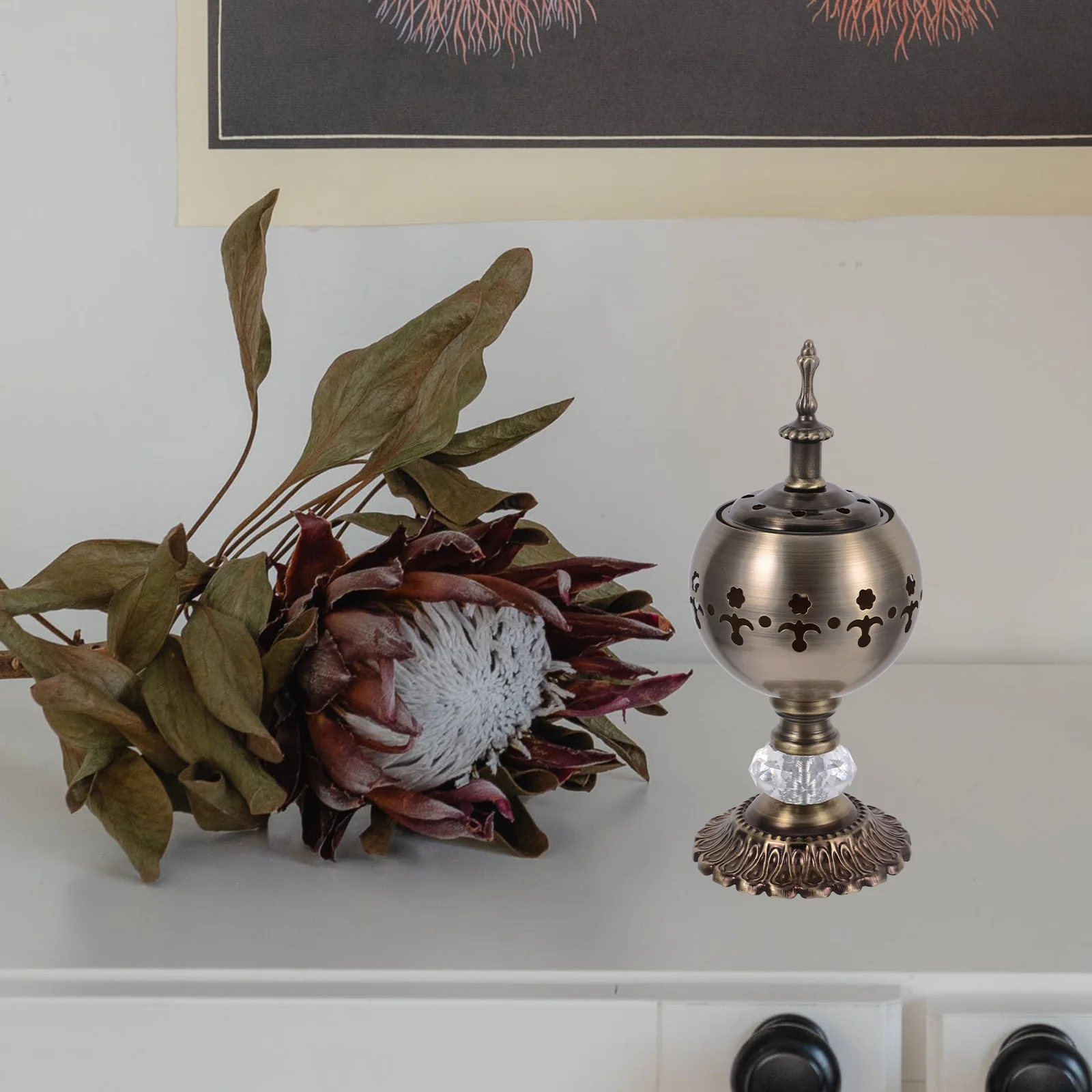 

1Pcs Hollow-Out Iron Craft Aroma Burner for Essential Oil Diffuser Decorative Censer Stove Incense Holder Desktop Home