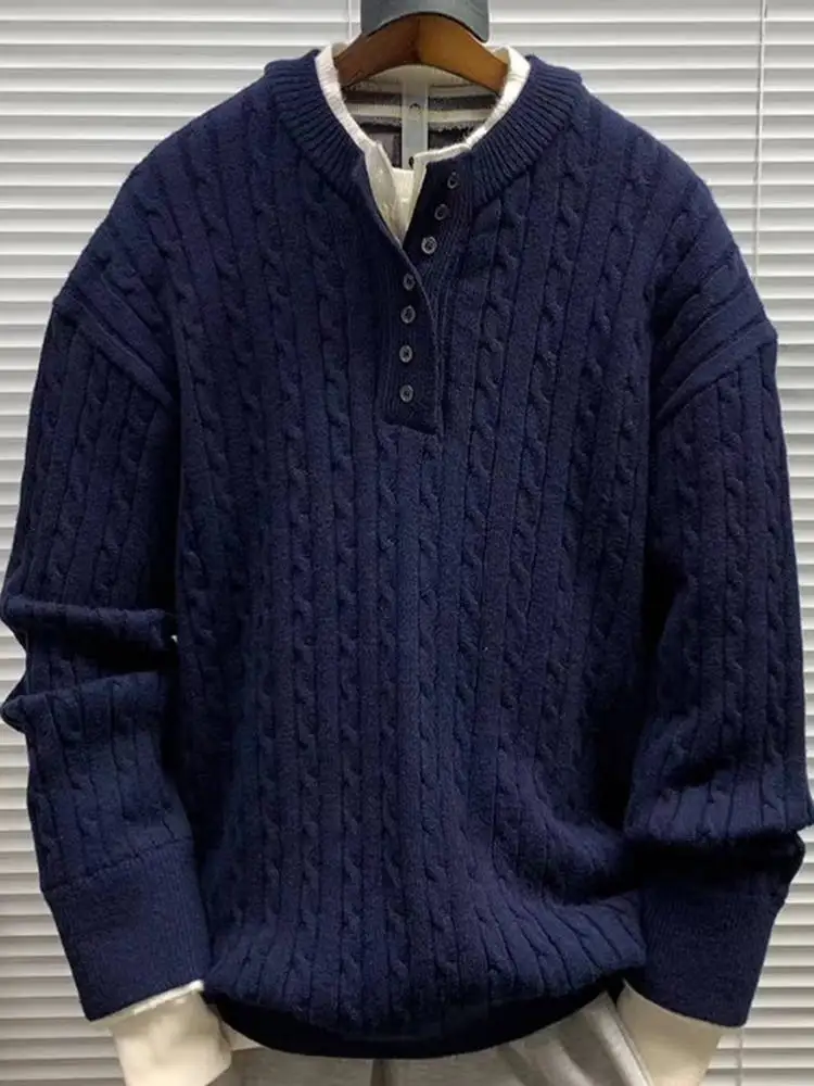 

Autumn Winter Men's Loose Knitted Sweater Fake Two-Piece Plaid Turtlene Faionable Lazy Sle Twist High-End Feeling Outer...