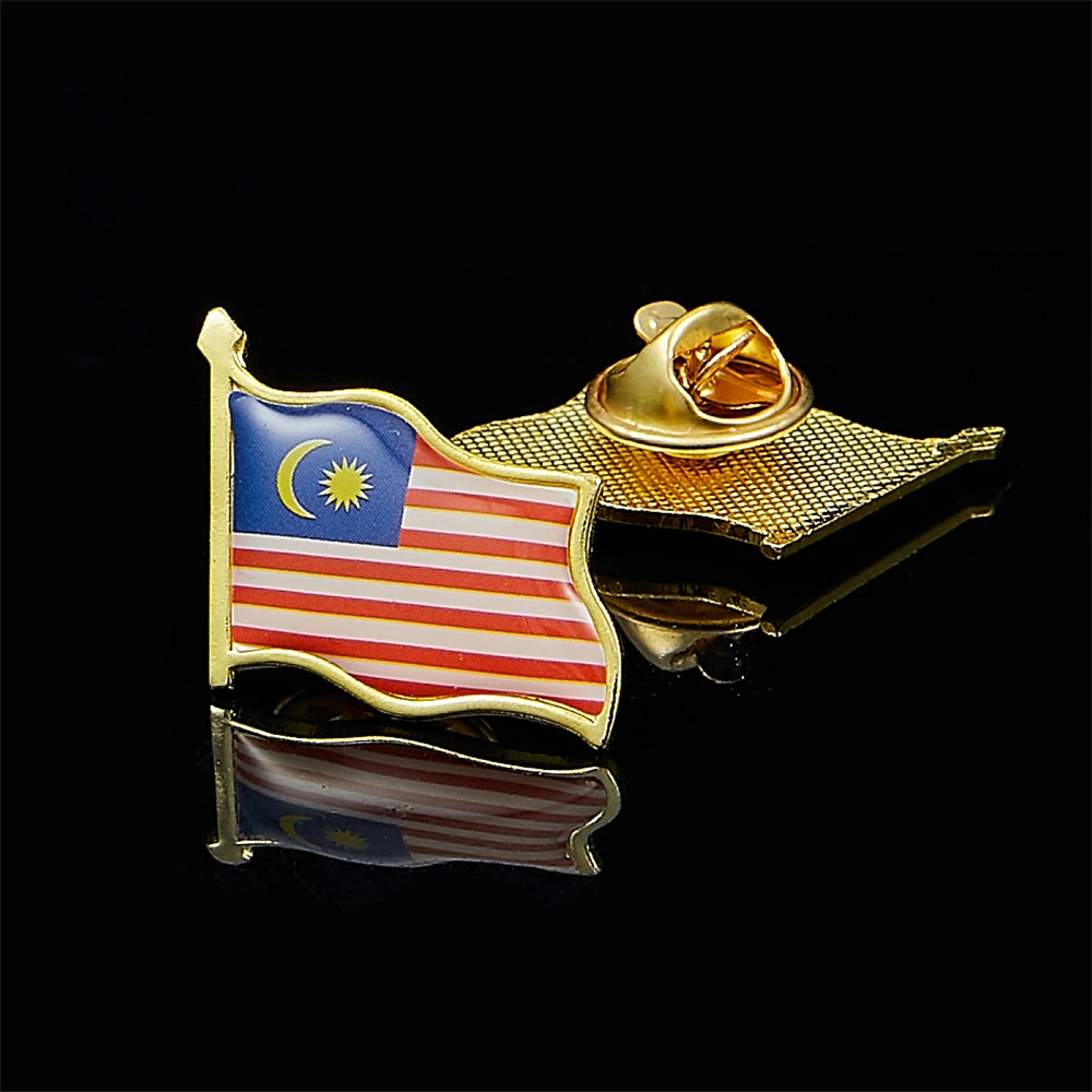 Malaysia 3D Brooch Waving Patriotism National Flag Lapel Pin Badge for Clothes Bags Backpacks