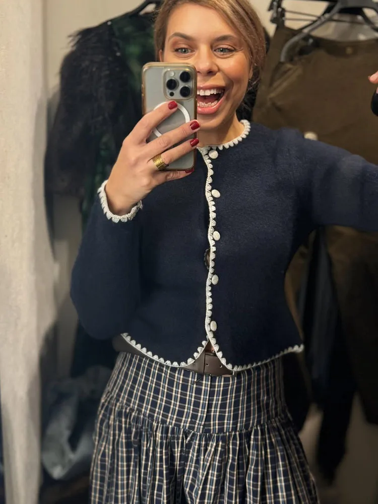 

HH Женская одежда Однобортный вязаный кардиган с круглым вырезом и контрастной вышивкой Осенний женский повседневный тонкий вязаный короткий жакет