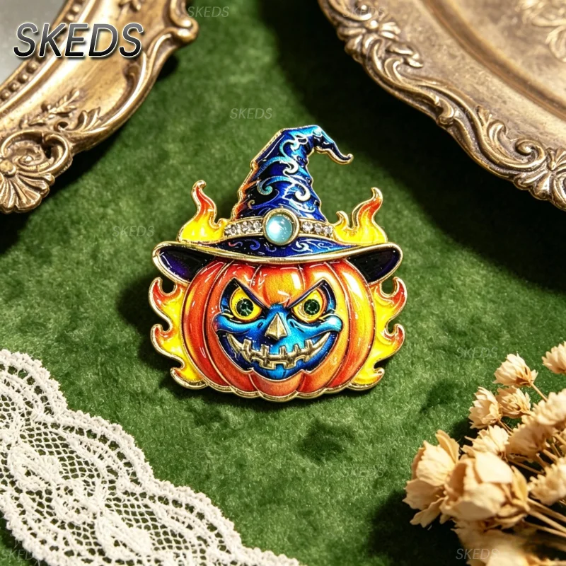 SKEDS Halloween Kürbis-Hexe Emaille-Brosche Feuerzauberer-Hut Anstecknadel für Damen und Herren Halloween-Party Schmuck-Accessoires – Detail 2