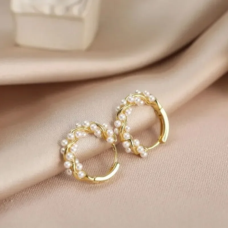 Fried Dough Twists Earrings Are Luxurious High Grade Pearl Earrings Small and Versatile Exquisite Earrings and Accessories