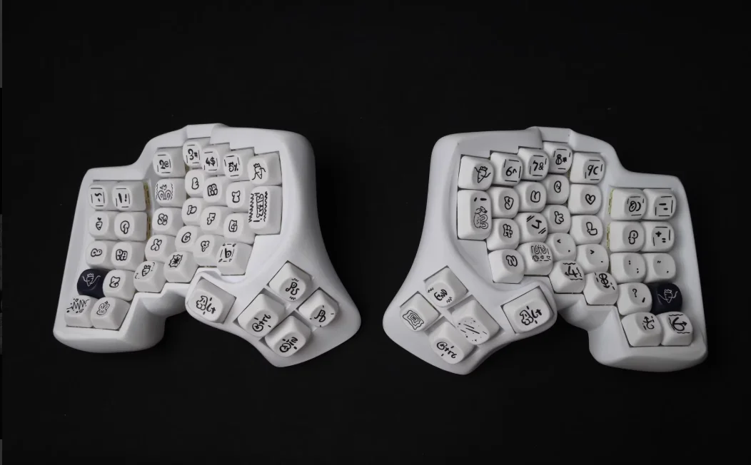 

Redox Manuform Wired Curved Split Keyboard Customized 3D Printing Ergonomic Keyboard Soldered Switch Mechanical Keyboard Gift