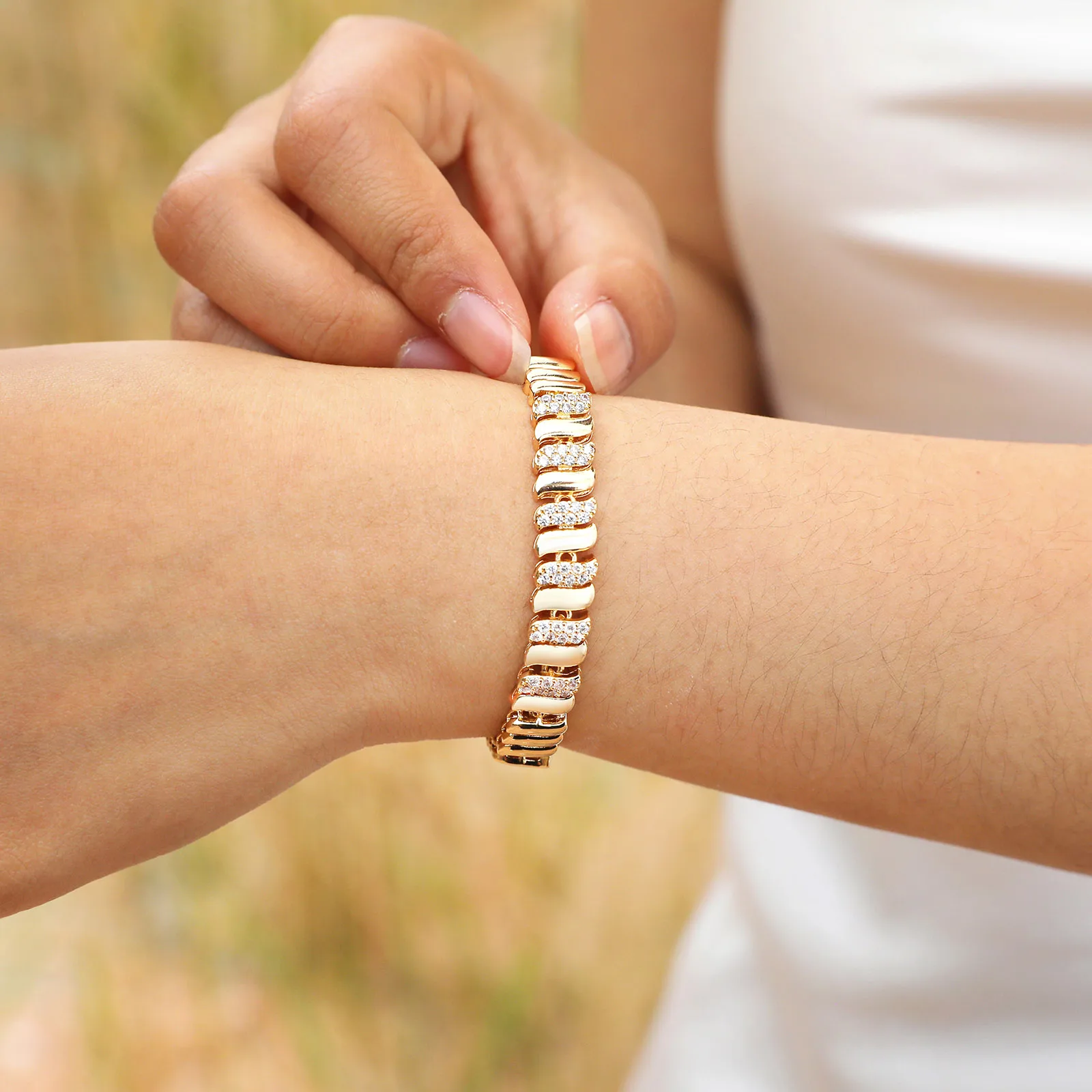 Elegant Pave Link Women\'s Chain Bracelets Cubic Zirconia Inlay Statement Jewelry