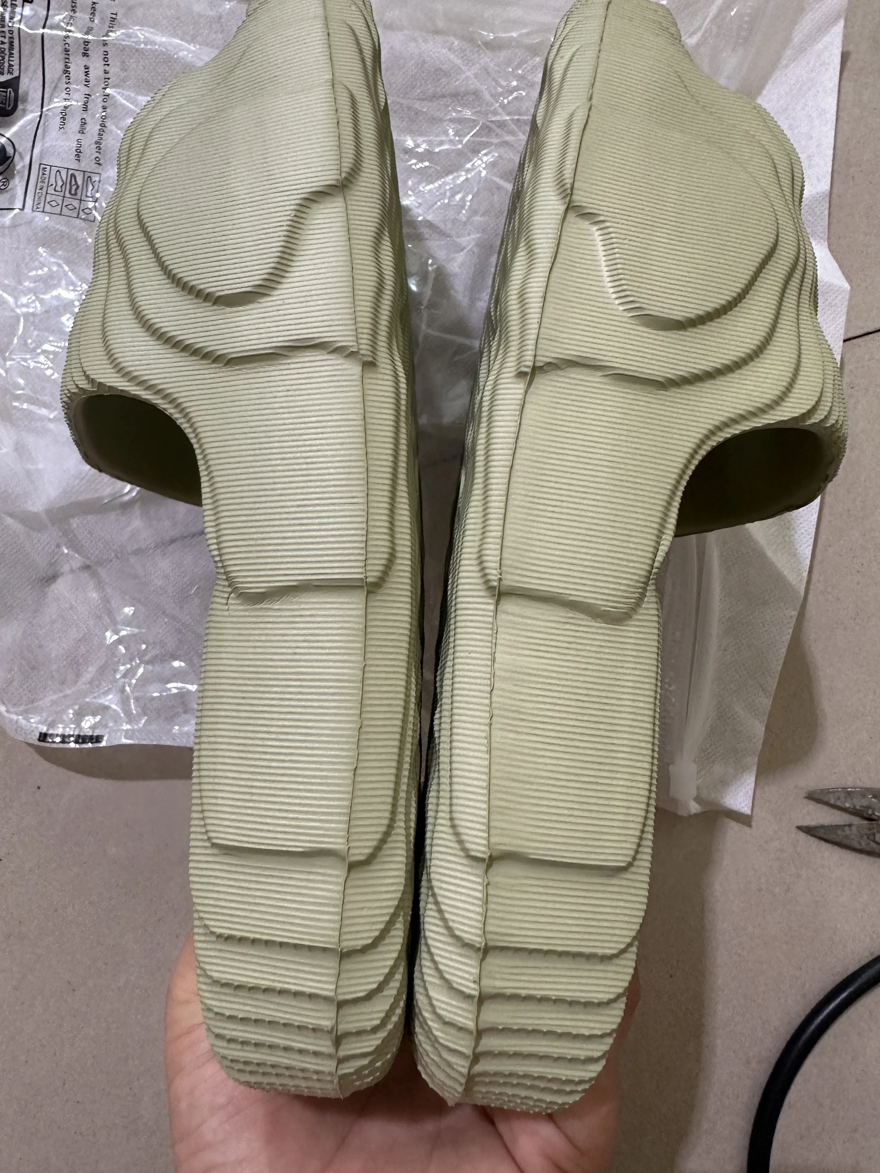 Zapatillas de interior y exterior para hombre y mujer, zapatos de plataforma de verano, suaves, antideslizantes, de EVA, para parejas, para baño, playa, sandalias de ocio