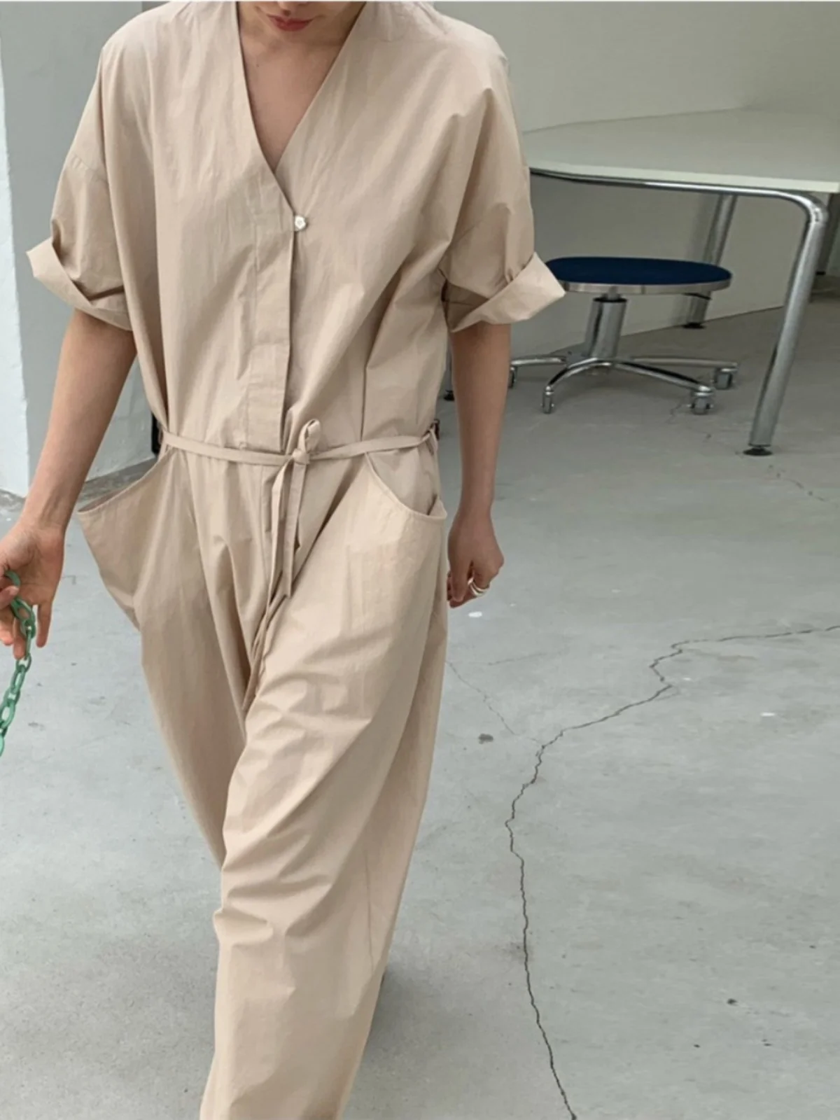 صيف جديد المرأة Utili بذلة فضفاضة الخصر مربوط رقيقة ort Sve V-Ne واسعة الساق السراويل الطويلة التخسيس عادية