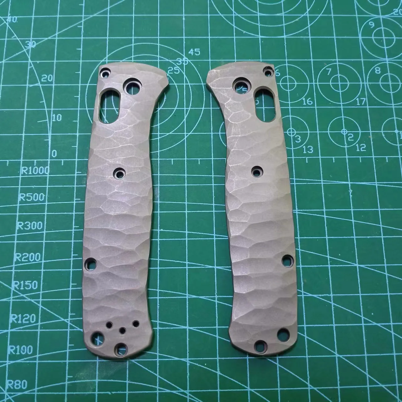 1 Pair TC21 Hammer Pit Pattern Handle Scales for Benchmade Bugout 535