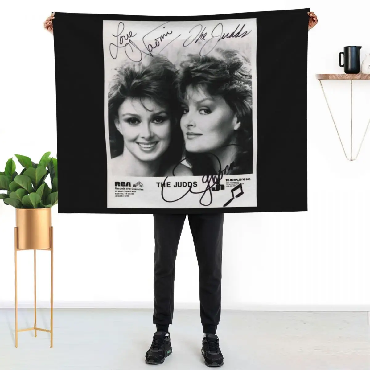 The judds Naomi and Wynonna Judd signed Throw Blanket Softest Thins Decorative Throw Quilt bed plaid Blankets