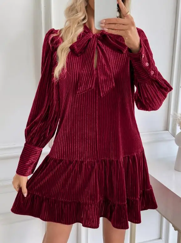 

2025 Fall New Arrival Christmas Elegance Retro Style Short Ruffled Bow Velvet Dress