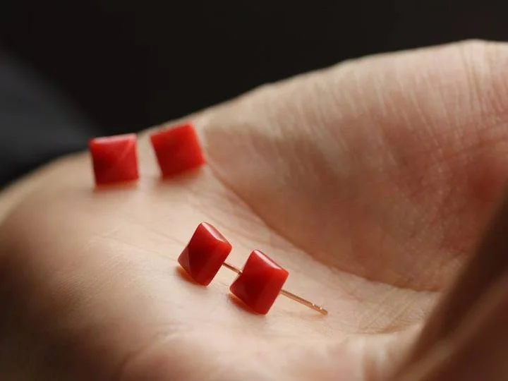 

18K Real Gold Square Stud Earring With 6-7mm Natural Precious Red Coral Geometric Daily Wear Certified Fine Jewelry Dropshipping