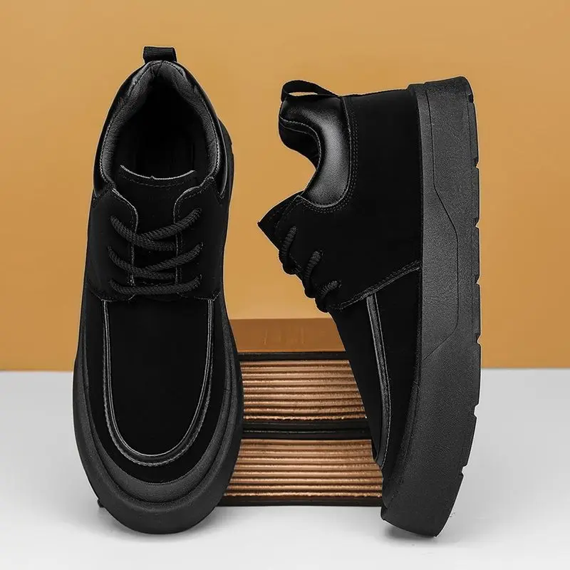 Męskie botki na grubej podeszwie w stylu brytyjskim, z okrągłym noskiem, podwyższające wzrost, w stylu business casual, czarne, model 2025.