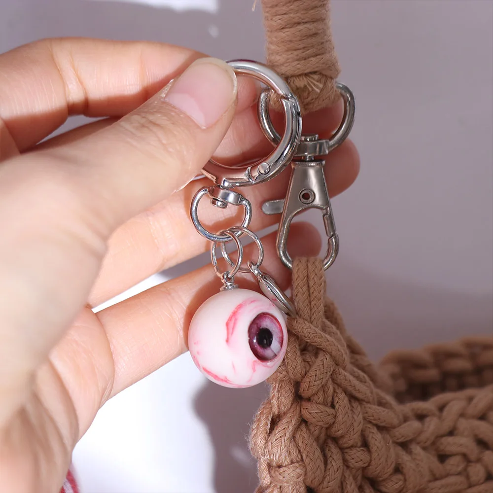 Resin Material Gothic Eye Keychain Eyeball Charms Handmade Halloween Eyes Keychain Funny Design Goth Style Eye Keychain
