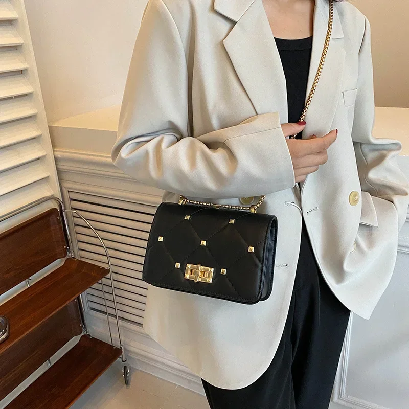 Women New Fashion Chain Crossbody Shoulder Small Square Bag Clutch Purse Luxury Design Brand