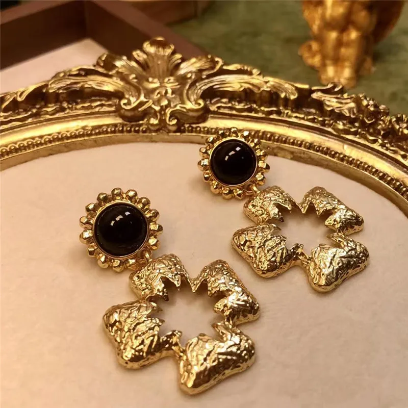 Vintage Sonnenblume hohle vergoldete galvanisierte Ohrringe für Frauen Luxus Party Schmuck festliches Accessoire elegante Tropfenohrringe