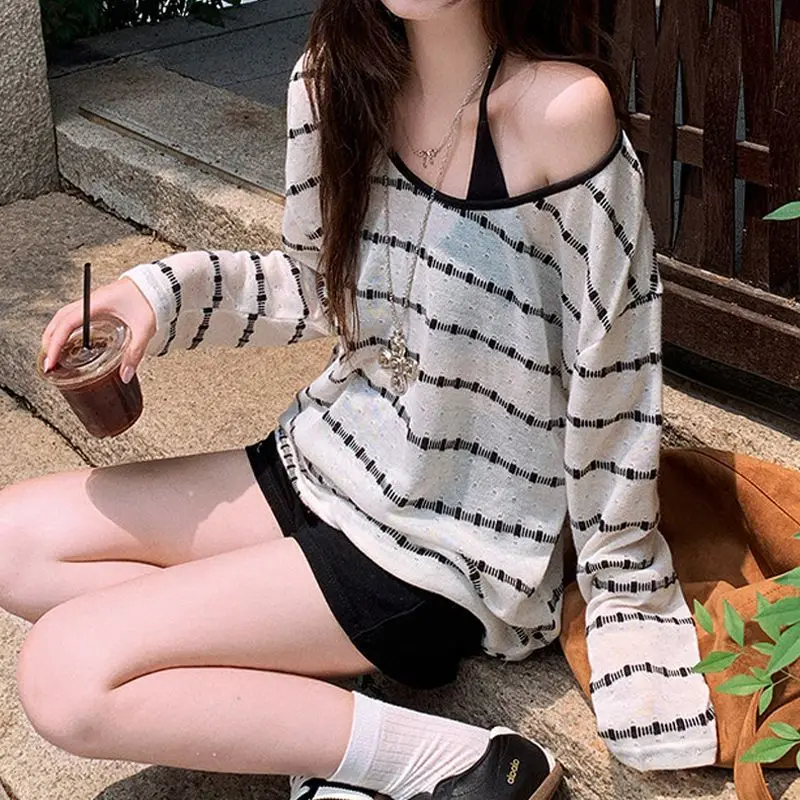 2026 Korean Loose Black And White Striped Long Sleeved T-shirt Women Summer Thin Loose Cover Top