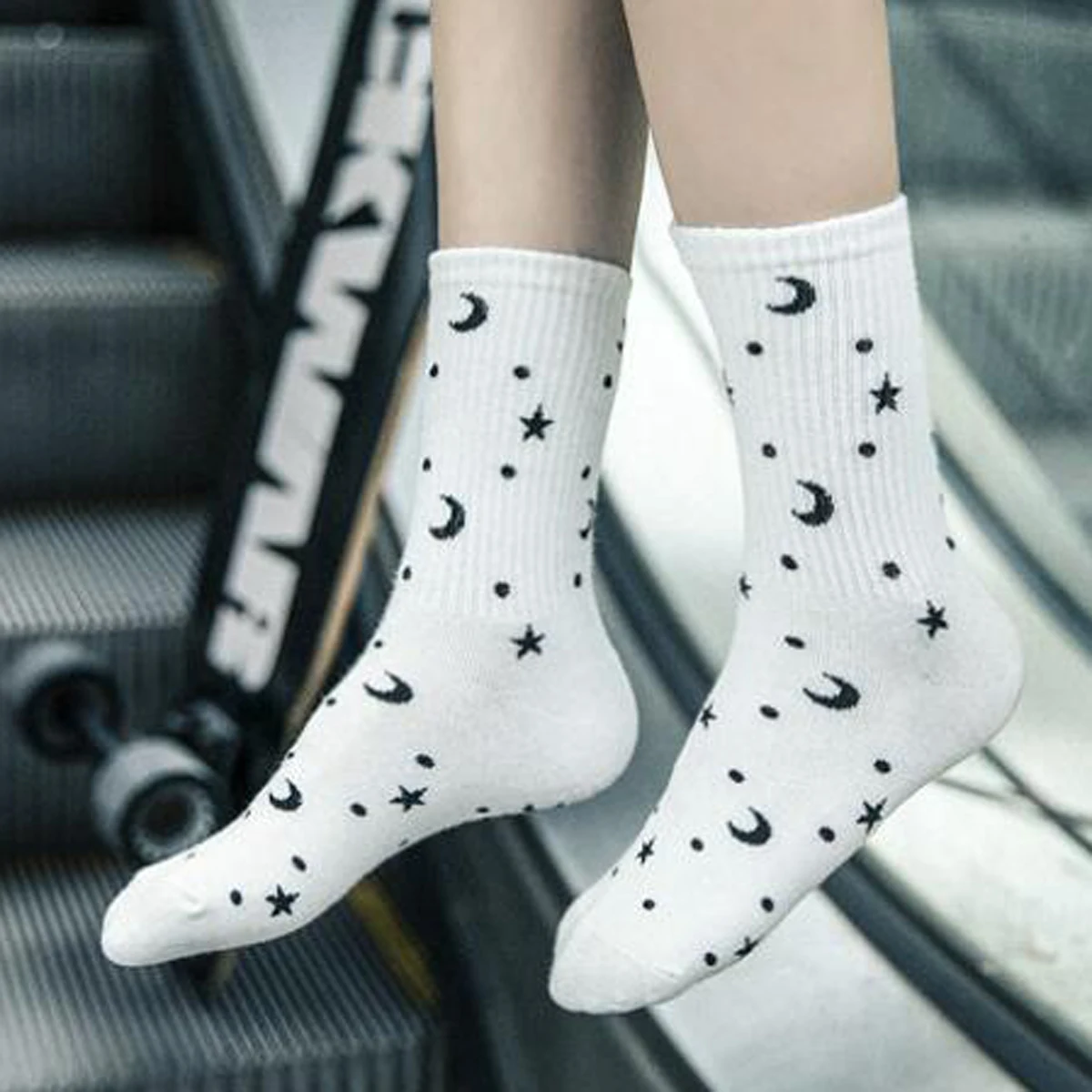 1 Pair Women\'s Cartoon Casual Cotton Harajuku  Skateboard Socks