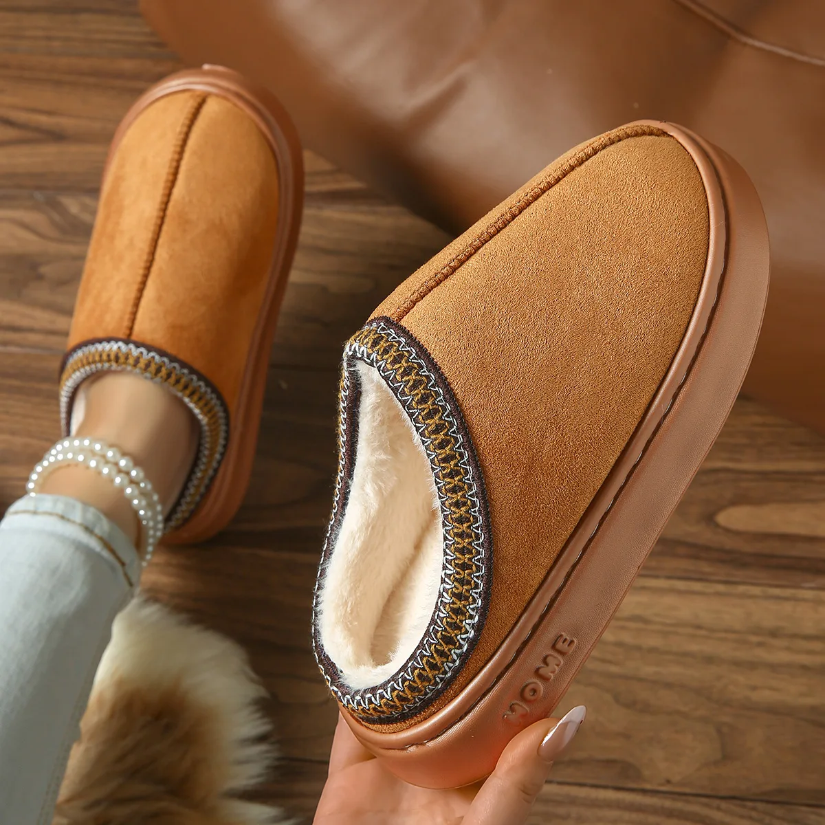 Ladies' cozy fleece slippers, soft-soled home winter warming shoes, men's indoor and outdoor shoes, elegant couple slippers