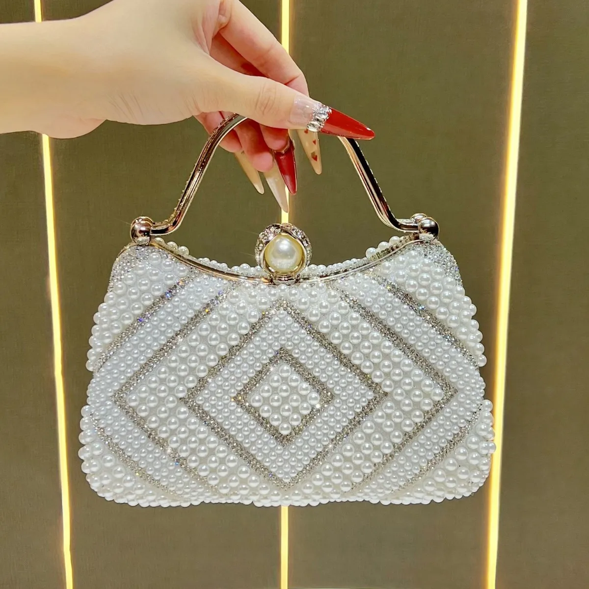 

Bloomsteps Luxury Pearl Evening Party Clutch Bag with Chain Handle, Elegant Diamond-Embellished Handbag for Ladies