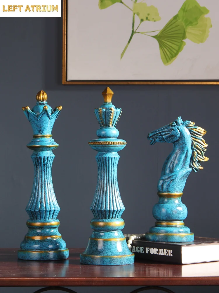 Resin Crafts Ornaments International Chess King Horse Head Gold Three-piece Suit Art Deco Ornaments Decoration Accessories