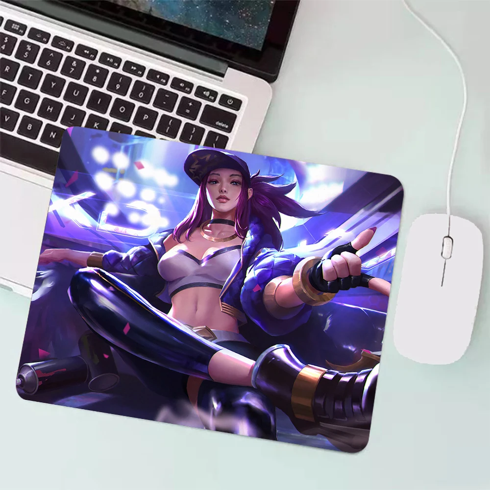 League of ATIONS End KDA Akali Petit tapis de souris de jeu, PC Gamer, clavier, sous-souris d'ordinateur, bureau, polymères, tapis d'ordinateur portable, Anime Maus