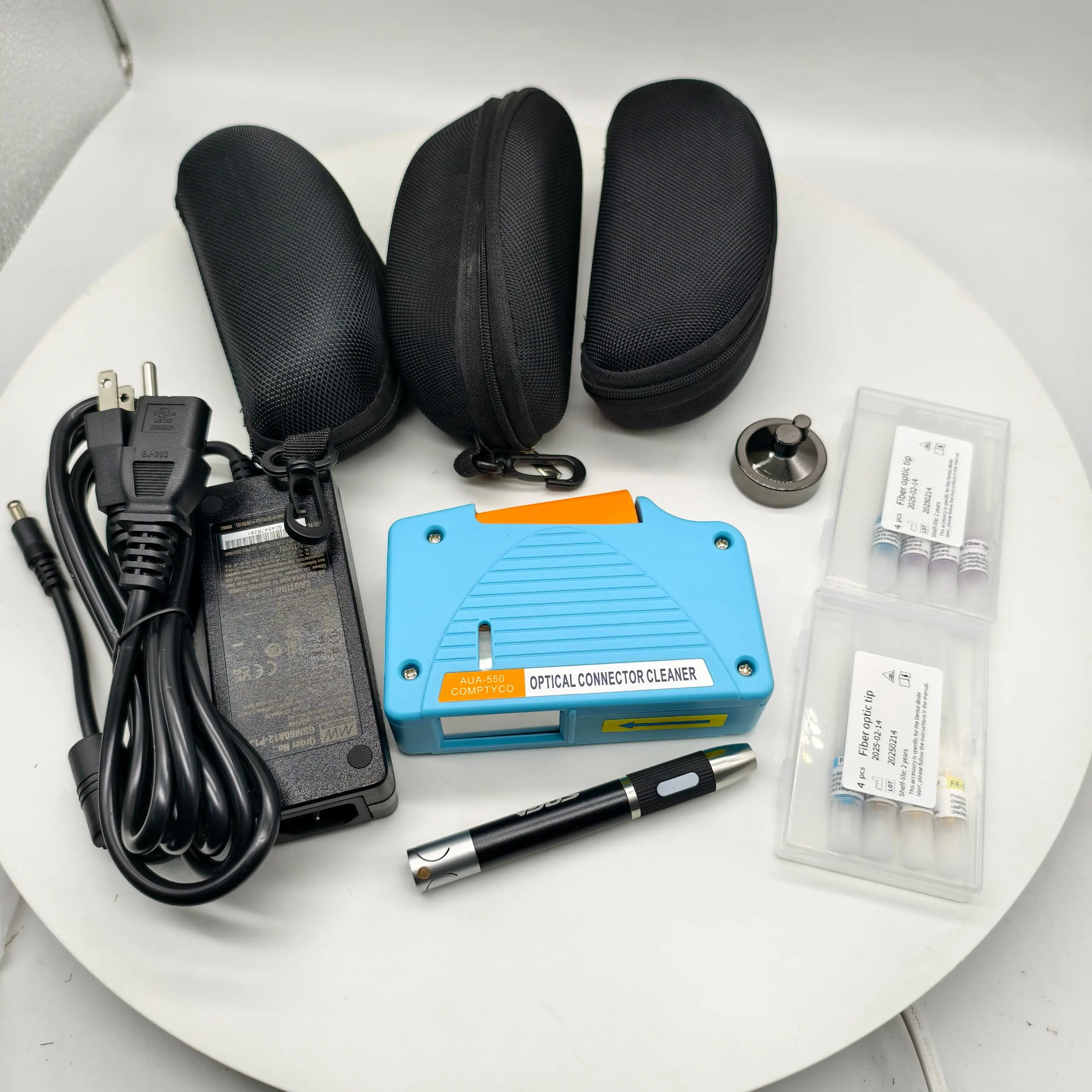 سطح المكتب أشباه الموصلات ليزر ثنائي النطاق 0.5W-8W تطبيق الطاقة قابل للتعديل في الممارسة السريرية عن طريق الفم