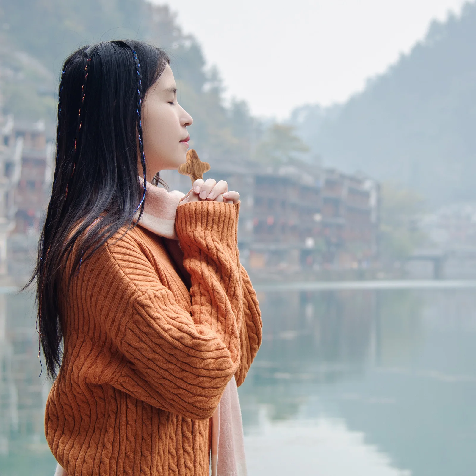 

Wooden Handheld Cross Smooth Christian Prayer Ornament Small Palm Cross for Baptism Communion Easter Christian Decor