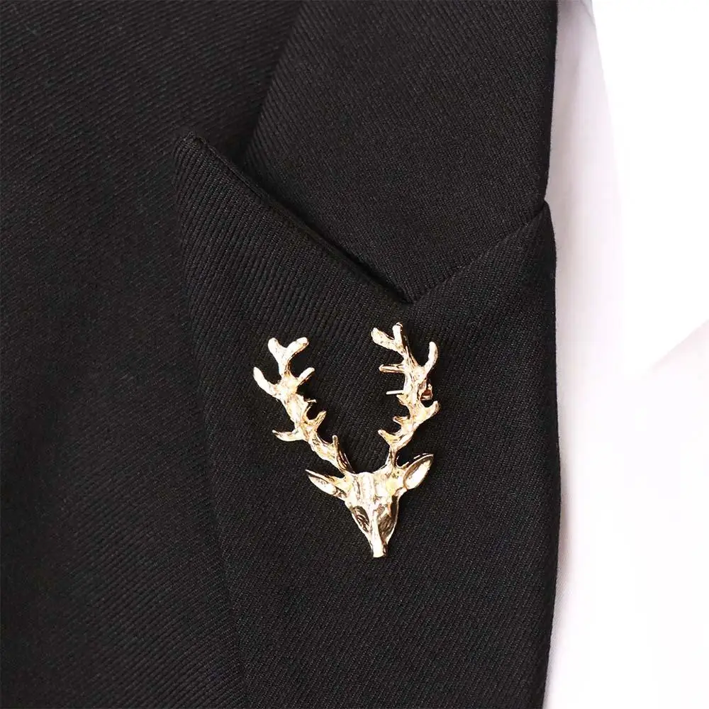 

Unique Animal Elk Head Brooch Lapel Pin Clothes Pins Christmas Badge Clothes Accessories Jewelry Deer Metal Brooch Gift