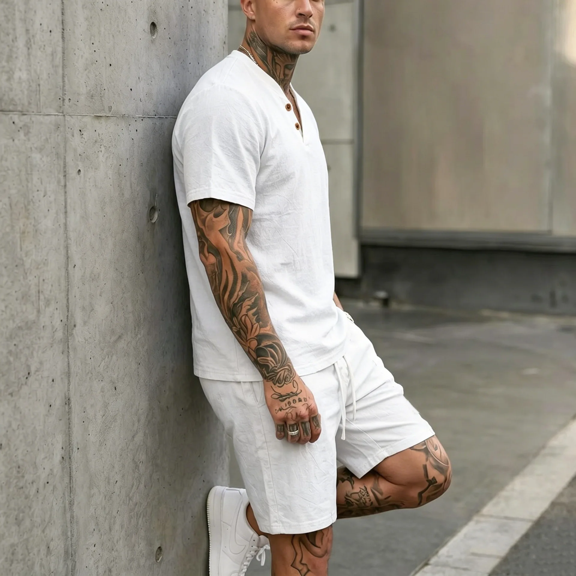 2026 Sommer Europäisch-Amerikanisches Herren-Leinen-Henley-Polo-Zweiteiler-Set: Lockeres Kurzarm-T-Shirt mit passenden Shorts – Atmungsaktives Urlaubsoutfit – Detail 3