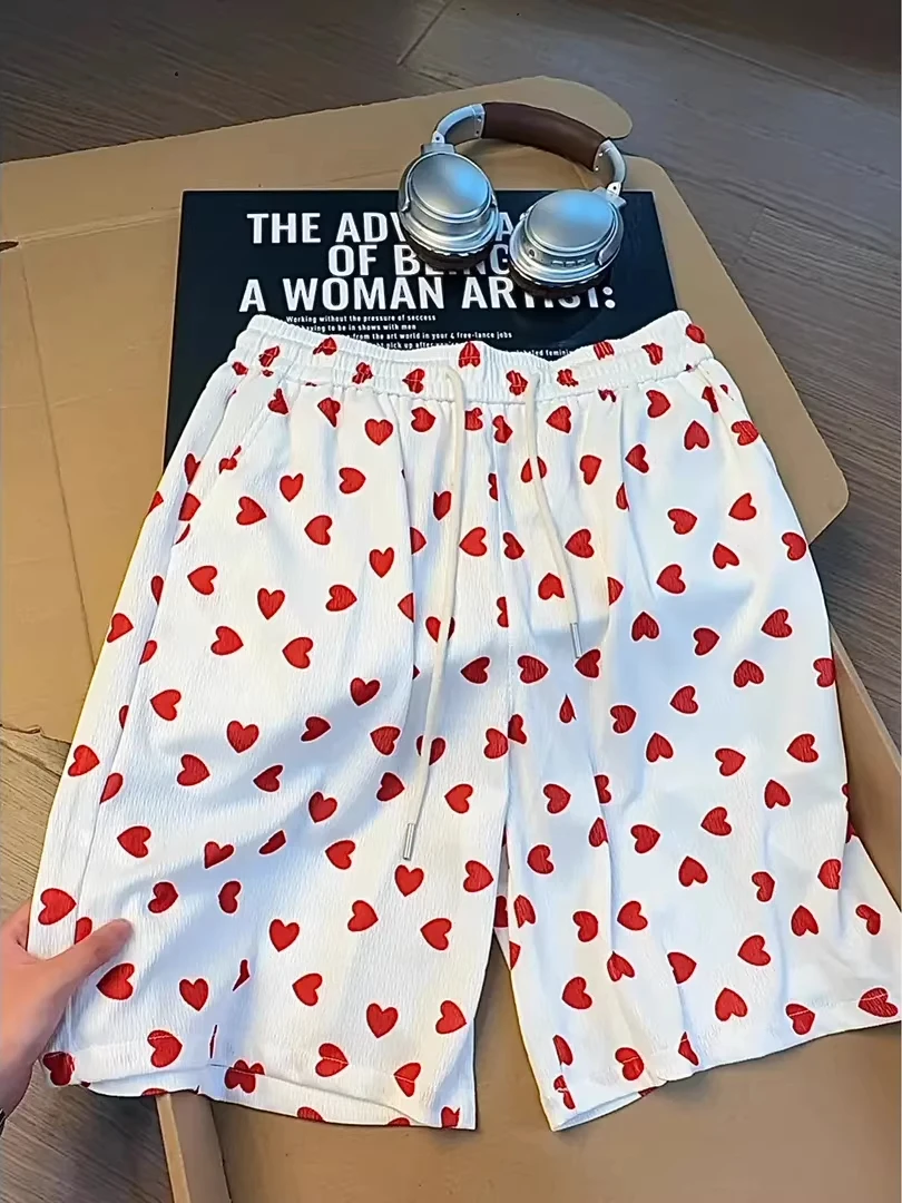 

White Heart Print Ice Silk Shorts Men Women Summer Texture Quick Dry Five Shorts Beach Couple Pants Standard Fit Elastic Waist