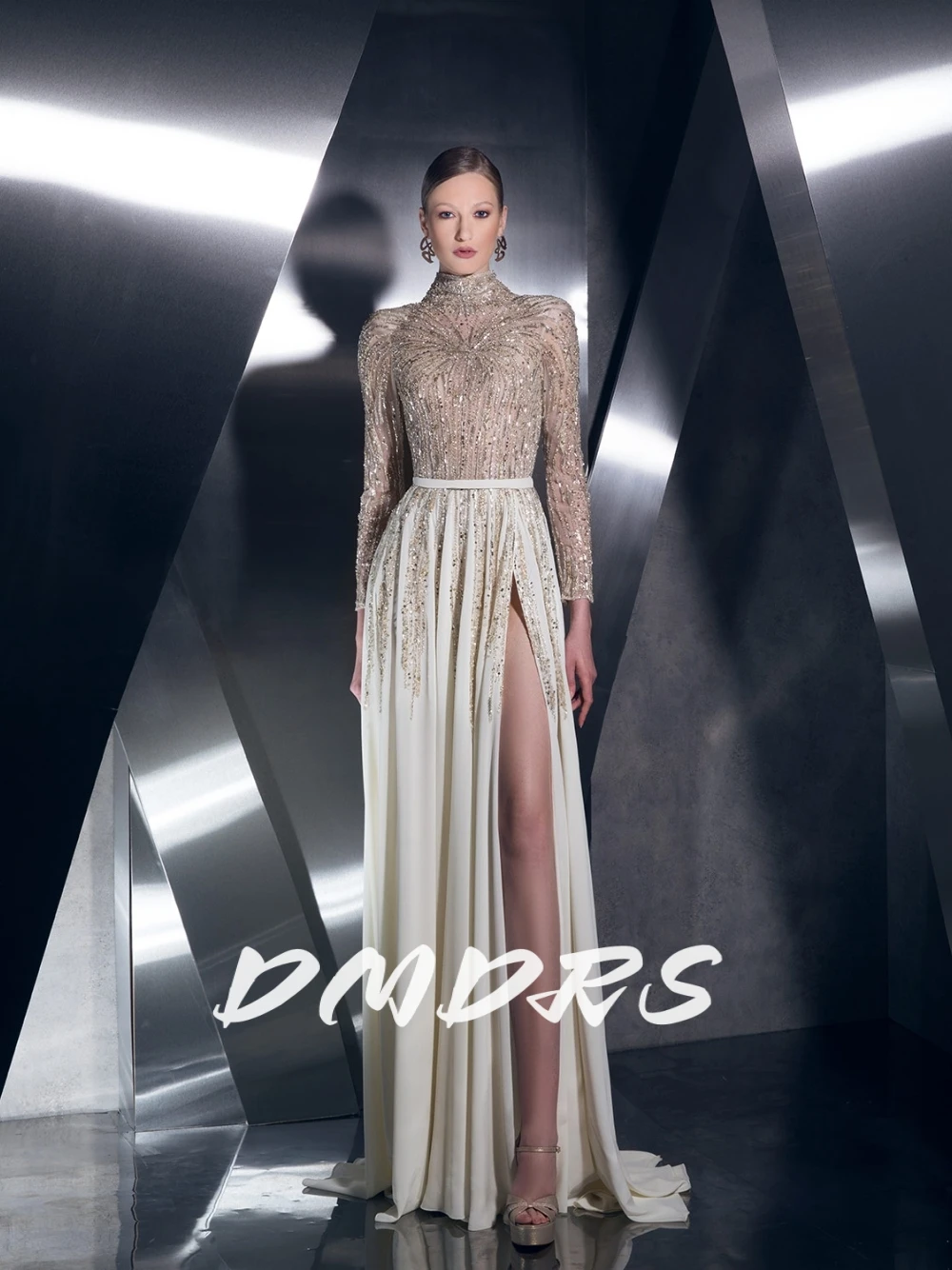 Błyszcząca Sukienka Wieczorowa z Koralikami, Uroczy Wysoki Dekolt, Stylowa Sukienka Koktajlowa, Personalizowana Ekskluzywna Sukienka z Rozcięciem na Udo, Seksowna Odzież na Imprezę