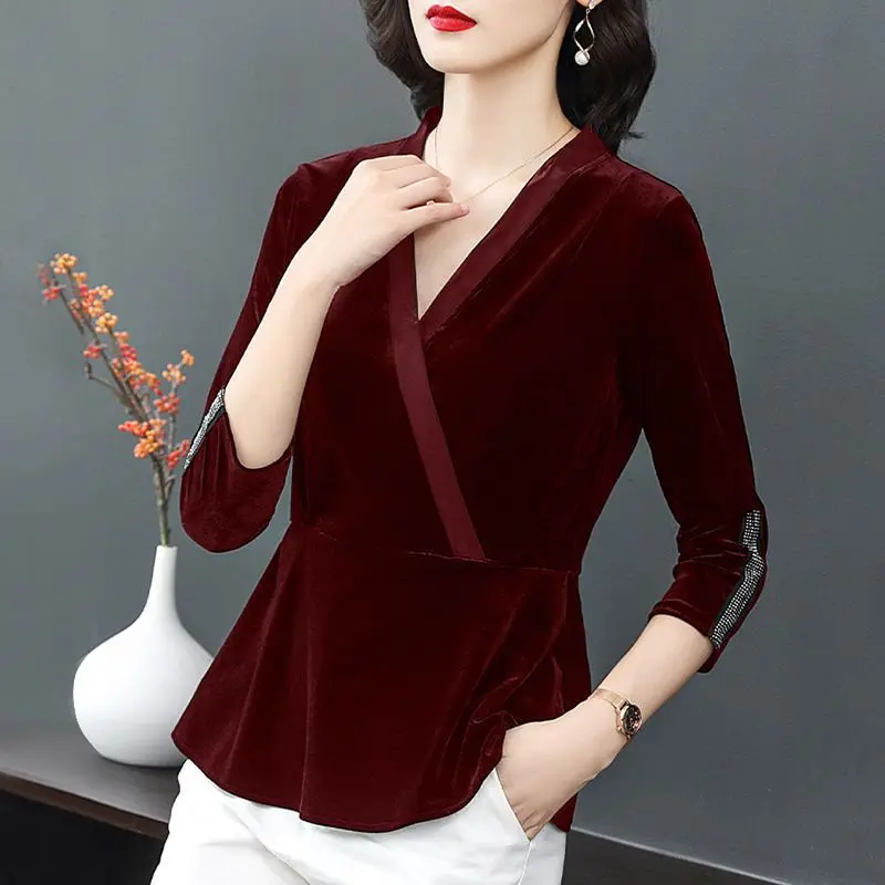 Korean Autumn Winter Gold Velvet Long Sleeve T-shirt Solid V-neck Fashion Slim Temperament Versatile Bottoming Long Sleeve Top