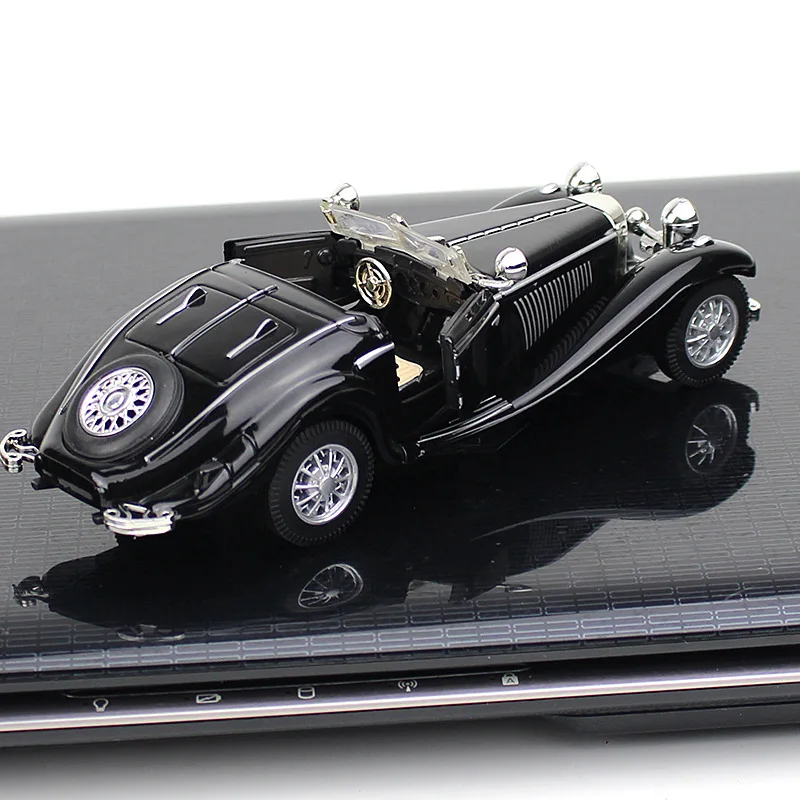 1:28 Model Retro Car Diecast Alloy And Rubber 500K Decoration Exquisite Miniature Car Simulation Collection Gifts Toys for boys