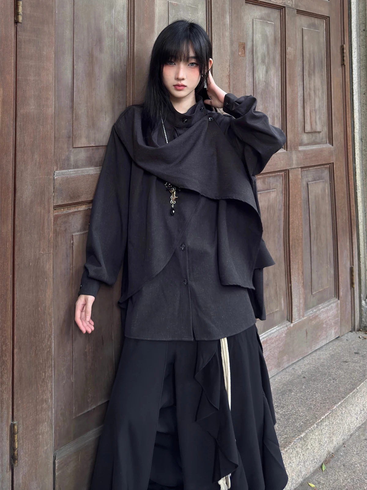 

Оригинальный дизайн, элитный женский дизайн irt Netie Sa Design с высоким воротником, летняя новинка, свободный крой, длинный све