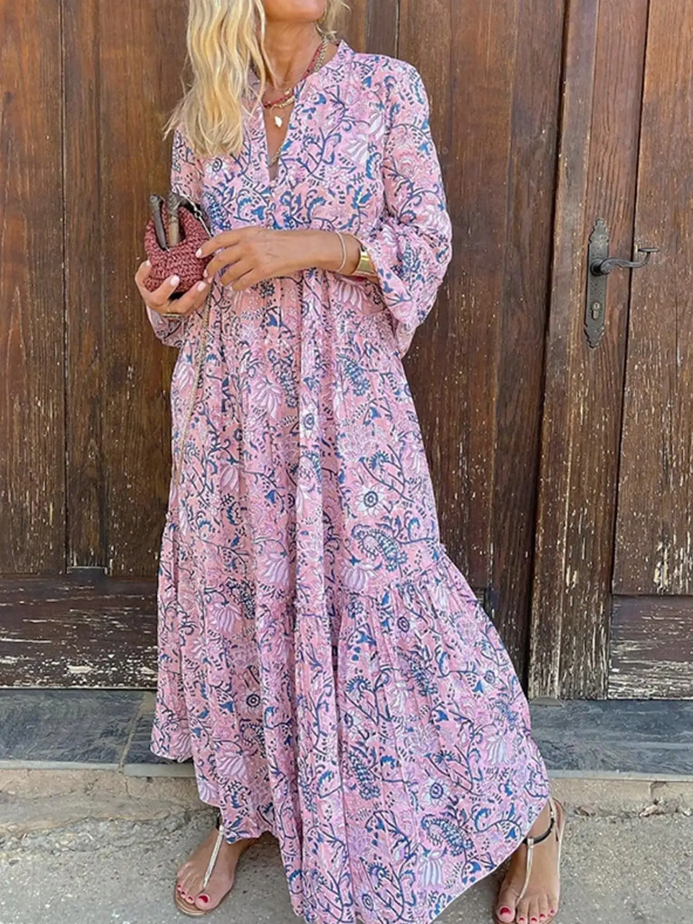 Elegant Women's Dress, Stylish Design, Perfect for Various Occasions, High-Quality Fabric, Trendy Fashion Piece