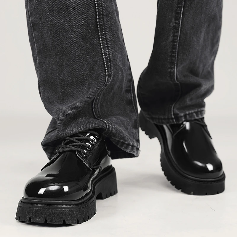 Zapatos de cuero para hombre, transpirables y de alto brillo en verano, botas Martin informales británicas, zapatos Derby formales de negocios con punta grande negros