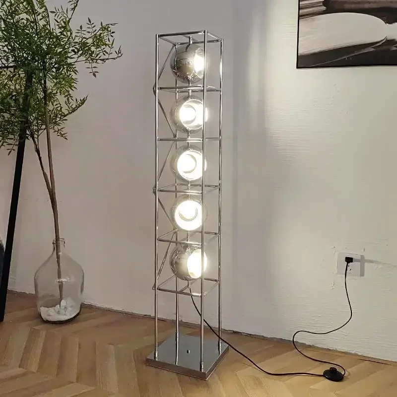 Creative LED Metal Floor Lamp Living Room Bedroom Study Art Vertical Atmosphere Lamp Industrial Wind Floor Light Lustre