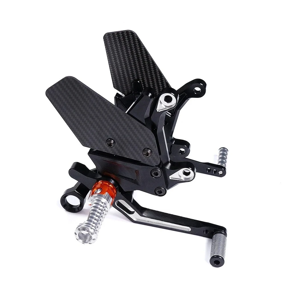 Image of Motorrad Einstellbare Carbon Faser Fußstützen Fußrastenanlage Fußrasten Fußrastenanlage Für KTM Super Duke R 1290 2020 2021 2022 2023 2024 2025